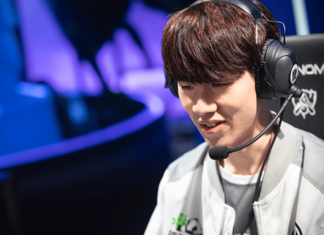 九游官网-独行侠球迷高喊东契奇mvp