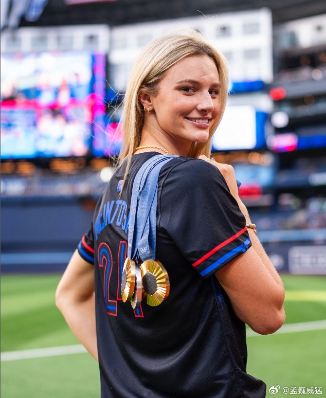 加拿大女足新星崭露头角,在国际赛中抢眼的是谁